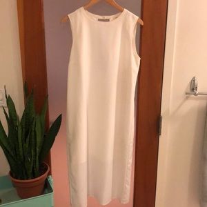 Modern shift dress with keyhole back